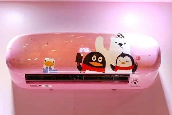 我要在交易猫这个平台买个QQ号，卖家只是绑定了手机，客服会帮我换绑手机，问一下卖家可能把账号找回吗?